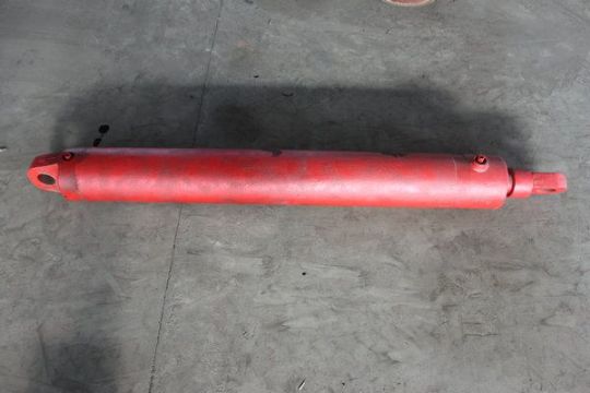 點擊查看詳細(xì)信息<br>標(biāo)題：轉(zhuǎn)載機60T推拉移油缸 閱讀次數(shù)：2193