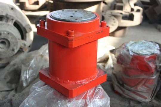 點擊查看詳細信息<br>標題：160掘進機漲緊油缸 閱讀次數：2152